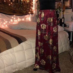 Cali Krush Velvet Skirt 🌹